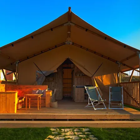 Nice Tent With Swimming Pool فيرمو
